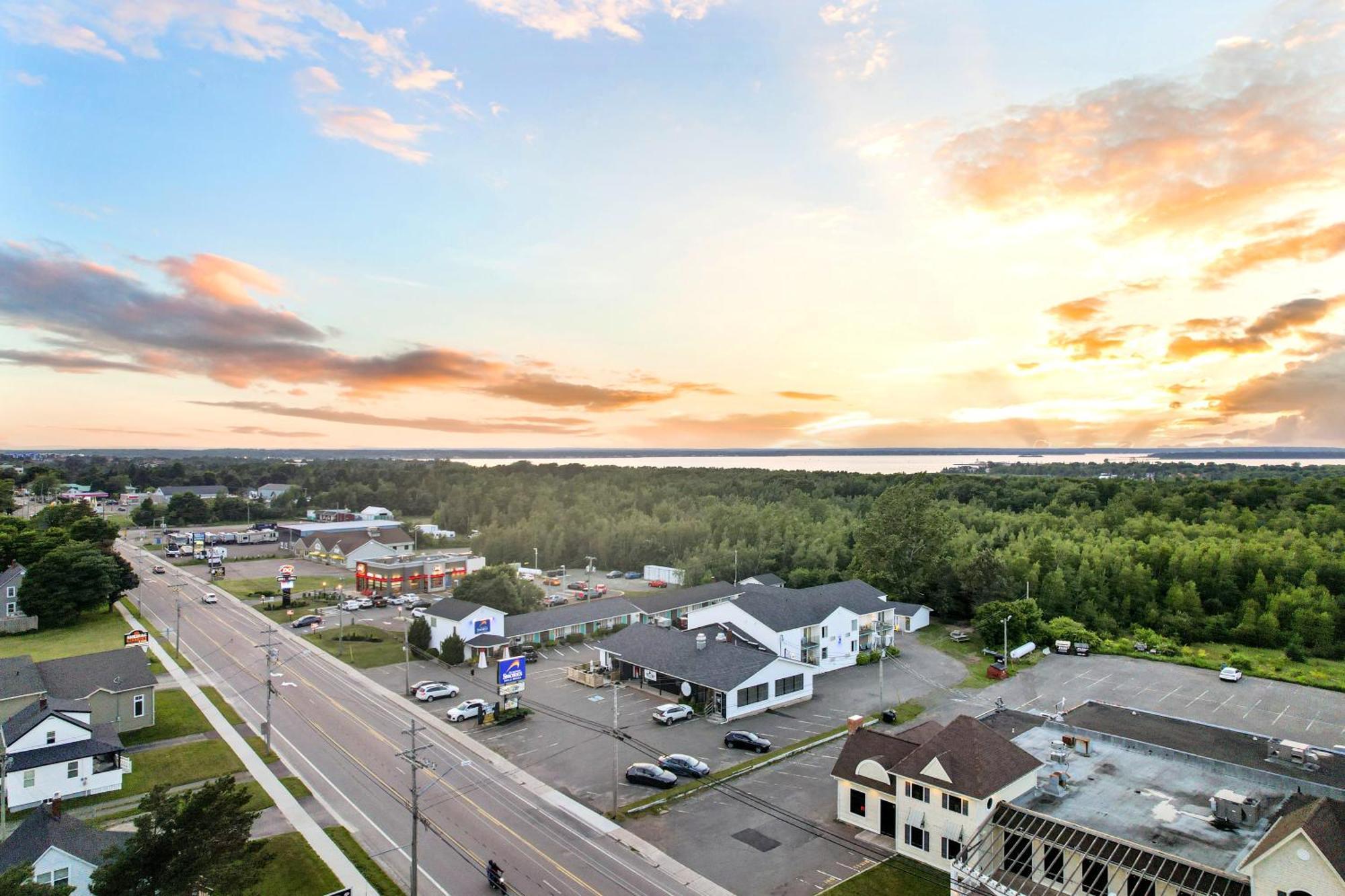 Auberge Shores Inn&Hotel Shediac Exterior foto